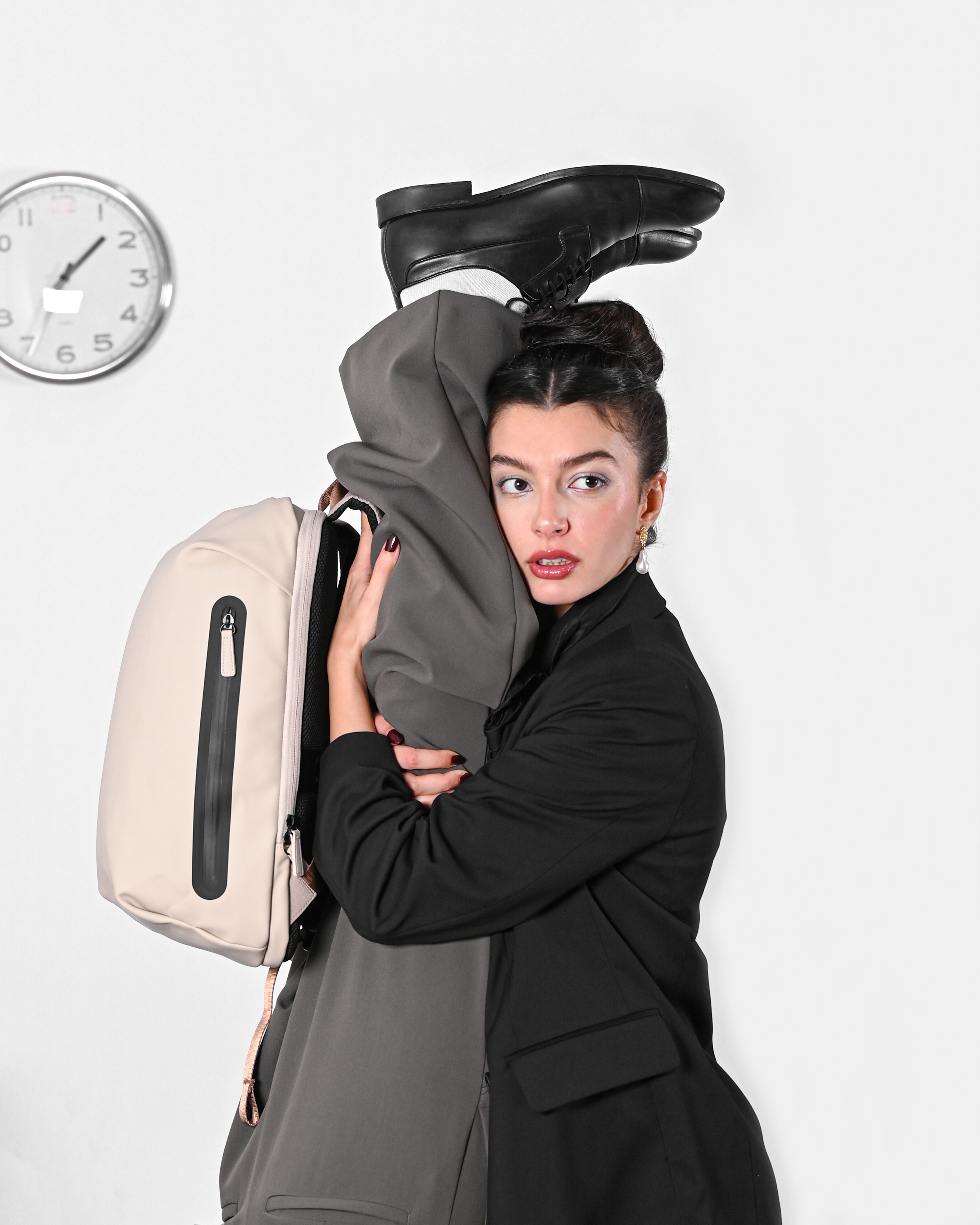 Como Backpack Beige - lifestyle shot, minimalist everyday carry