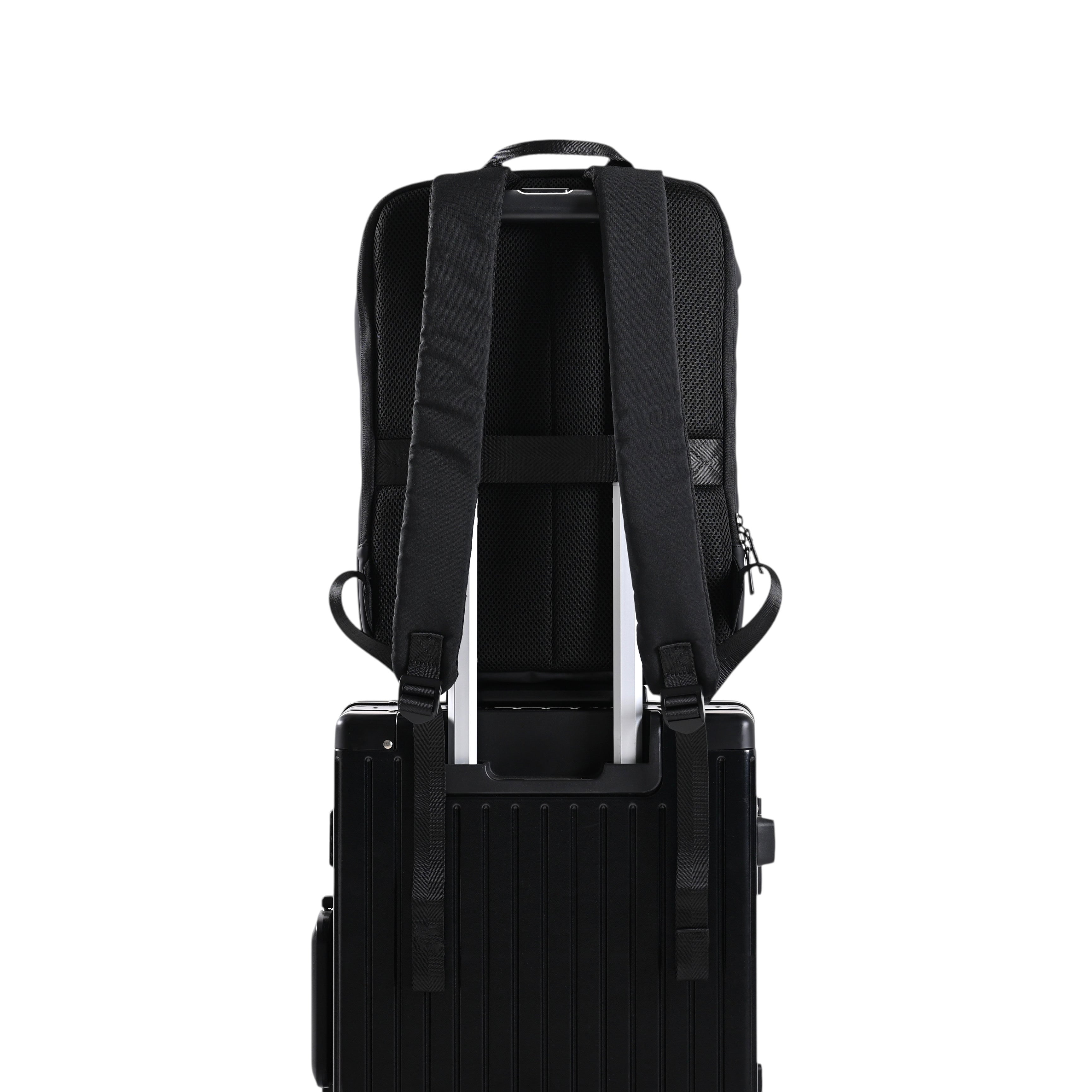 Como Backpack Black - protective bag sleeve included