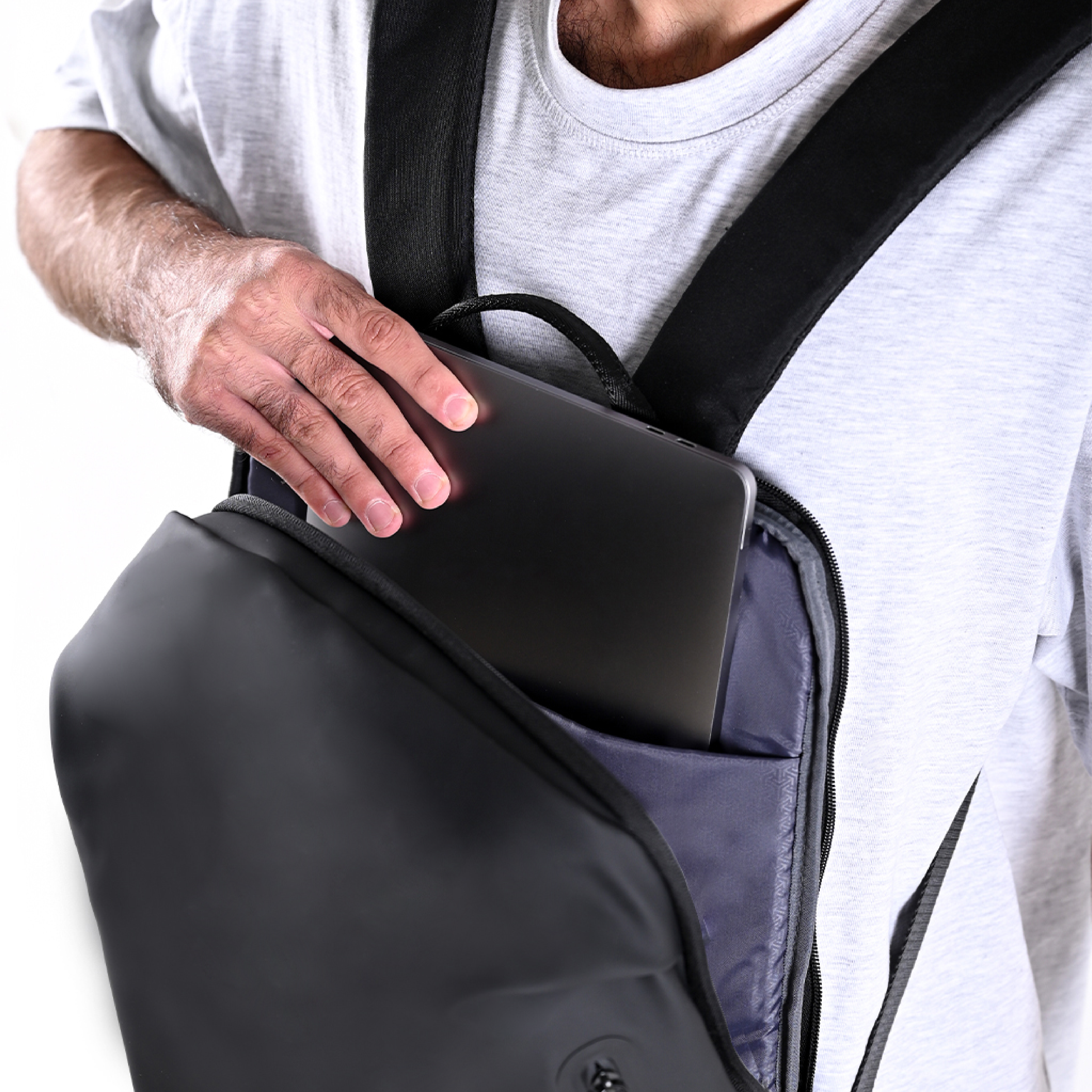 Como Backpack Black - laptop compartment interior view